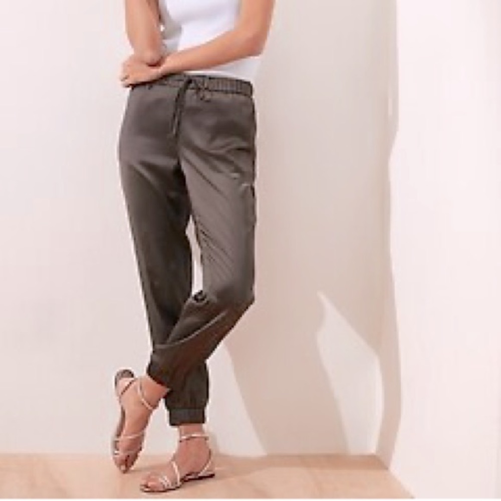 Banana Republic | Satin Drawstring Pull-on Jogger Pants Green Size Medium  - New
